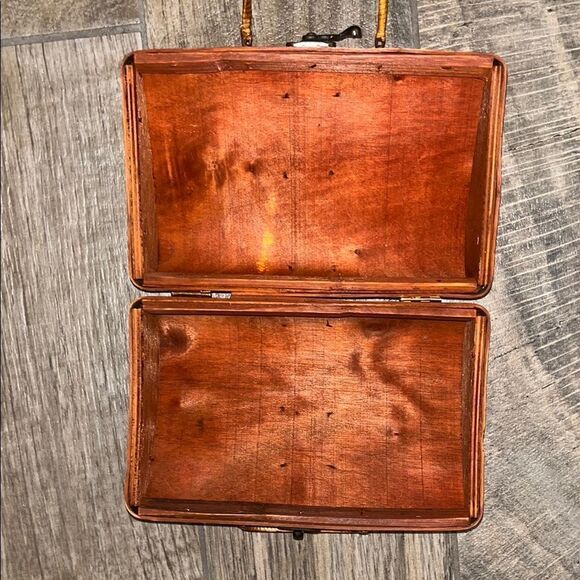 Vintage Wooden Handbag with Black Accent - Picture 3 of 5